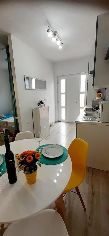 Lennida Studio Apartman With Free Parking Kavran 외부 사진